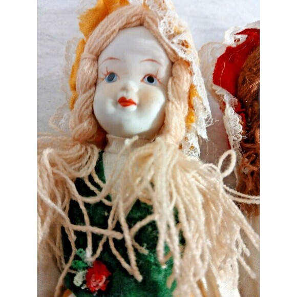 3 Vintage Porcelain Yellow & Red Dolls 9ins Tall Very Unique. - Picture 7 of 9